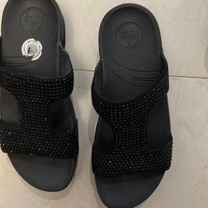 Ladies size 7 black beaded slip on Fit Flops